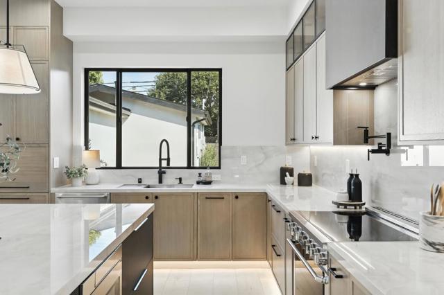 125 15th Avenue, San Mateo CA: https://media.crmls.org/mediaz/5b3cffd7-1d2e-4a73-aaa7-612732f6684b.jpg