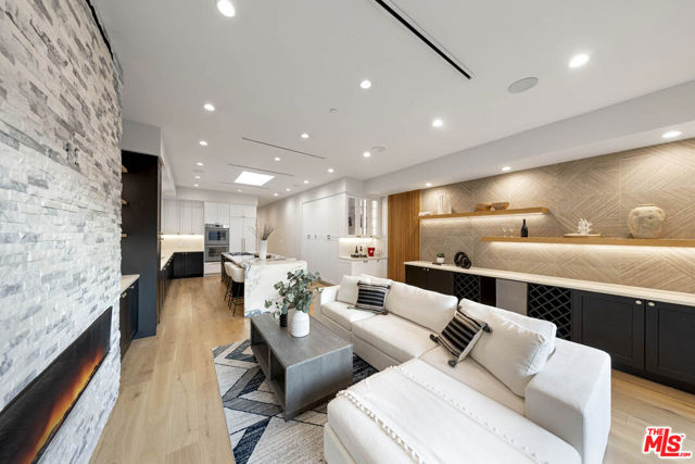 123 S Kilkea Drive, Los Angeles CA: https://media.crmls.org/mediaz/5b3d30af-3ab4-424f-98cf-ab545a50da81.jpg