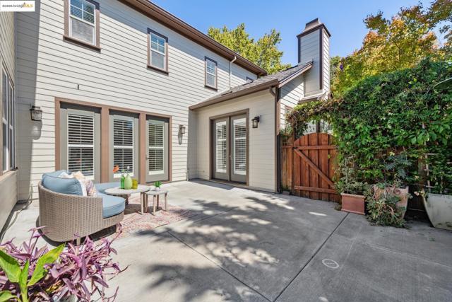 1027 Azuar Drive, Vallejo CA: https://media.crmls.org/mediaz/5b3d5562-4180-43b9-9b73-4f6b8bcf4df1.jpg
