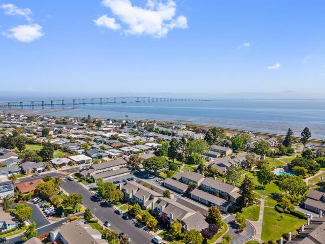 1045 Grebe Street, Foster City CA: https://media.crmls.org/mediaz/5b3d57c0-478b-4e97-8b9d-7ca41bedd92d.jpg