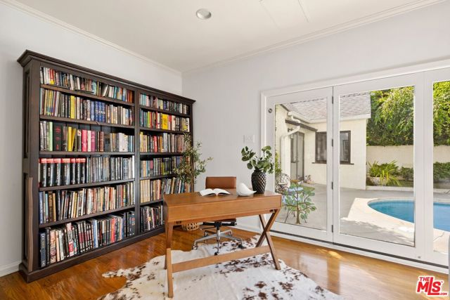 3067 Motor Avenue, Los Angeles CA: https://media.crmls.org/mediaz/5b3dca6e-10bb-4607-91e4-dbef0371afed.jpg