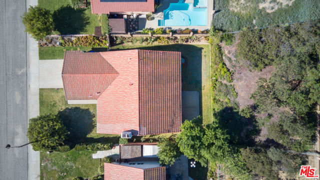 2593 Sunnydale Drive, Duarte CA: https://media.crmls.org/mediaz/5b3e38dc-1ace-4bb0-8ce4-c785b09bfd63.jpg