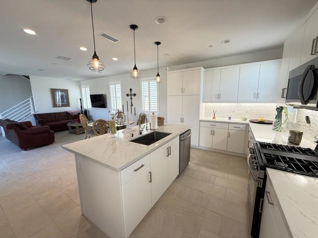 36350 Lasuen Street, Palm Desert CA: https://media.crmls.org/mediaz/5b3e58d8-3f44-46cb-bdf1-eac0b59e6ea0.jpg