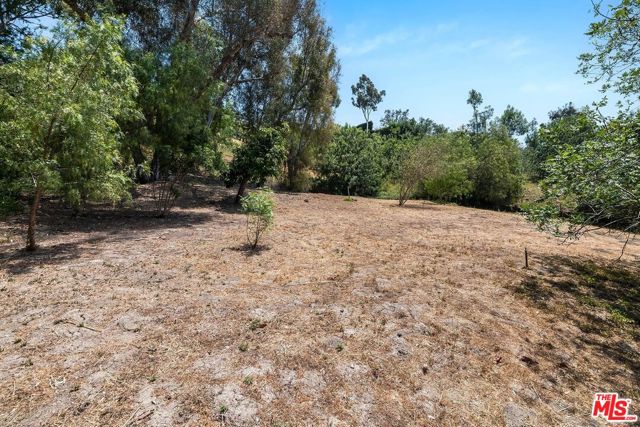 3734 Longridge Avenue, Sherman Oaks CA: https://media.crmls.org/mediaz/5b3eab48-9939-4caf-a510-54d8b778f354.jpg