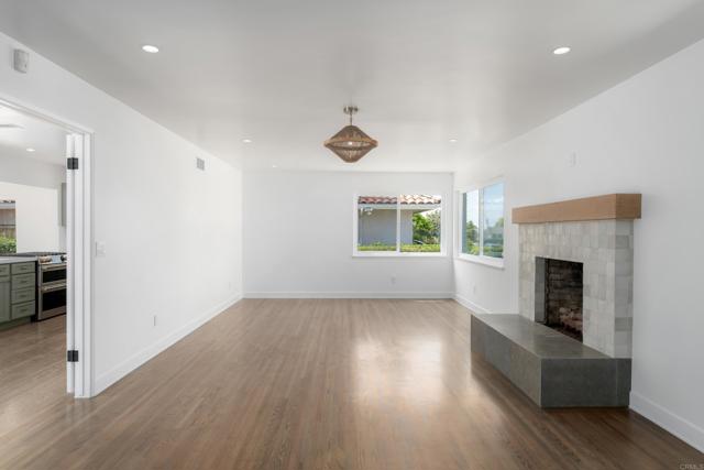 Detail Gallery Image 4 of 39 For 6653 Aranda Ave, La Jolla,  CA 92037 - 3 Beds | 2/1 Baths