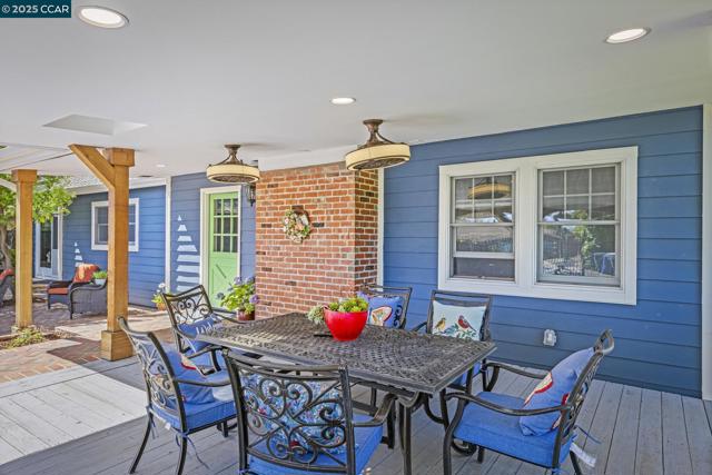 3505 Euclid Ave, Concord CA: https://media.crmls.org/mediaz/5b3f3aad-8f60-41b4-860f-583b22fb3ecd.jpg