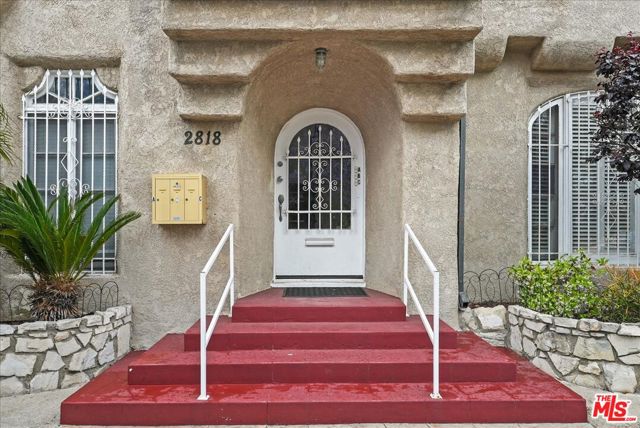 2818 S Bronson Avenue, Los Angeles CA: https://media.crmls.org/mediaz/5b3ffe70-fba1-4dcd-8704-0e662bc3c78e.jpg