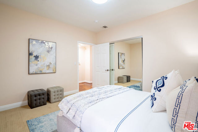 616 S Wilton Place, Los Angeles CA: https://media.crmls.org/mediaz/5b400242-d97f-4e3b-a914-79ea862c212a.jpg