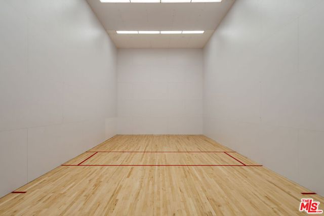 2227 Century Hill, Los Angeles CA: https://media.crmls.org/mediaz/5b40c3b8-6413-46ee-b66e-5da3d43f9f48.jpg