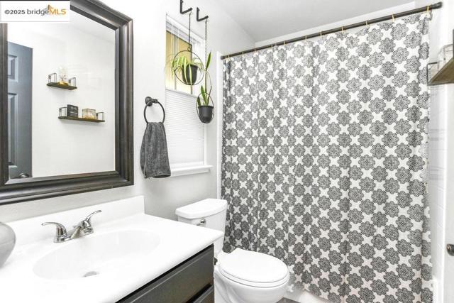 31 Ashton Court, Pittsburg CA: https://media.crmls.org/mediaz/5b40c514-8430-4dc0-92a5-c1130ff948da.jpg