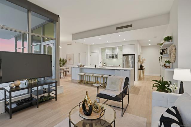 575 6th Ave, San Diego CA: https://media.crmls.org/mediaz/5b40eacf-3339-4f37-9047-ae577df8ada4.jpg