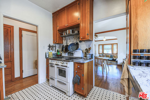132 N Avenue 57, Los Angeles CA: https://media.crmls.org/mediaz/5b41b234-8910-4c4f-8795-d66ddc351106.jpg
