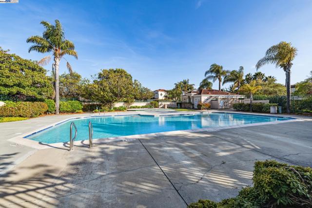 121 Jervis Bay, Alameda CA: https://media.crmls.org/mediaz/5b4264b2-3c79-493b-a6fa-f7fb5711df48.jpg