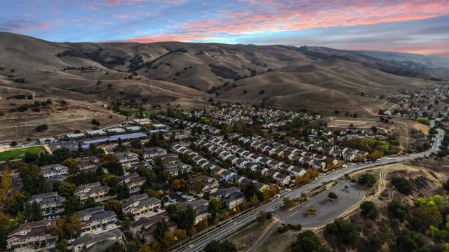 1102 Niguel Lane, San Jose CA: https://media.crmls.org/mediaz/5b432956-3a63-4a75-a0d1-13da8010fc37.jpg