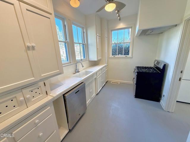 Detail Gallery Image 6 of 22 For 590 S Oakland #590,  Pasadena,  CA 91106 - 3 Beds | 2 Baths