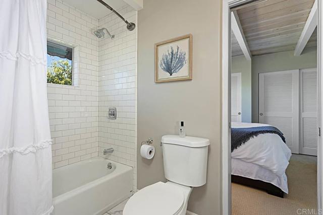 1817 19 Coast Boulevard, Del Mar CA: https://media.crmls.org/mediaz/5b4384ac-2bcb-40d4-a5b1-4242127487a9.jpg