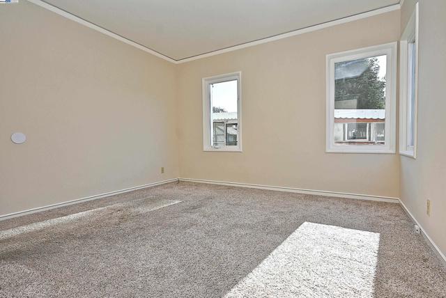 Image 25 of 51 For 181 Lewelling Blvd