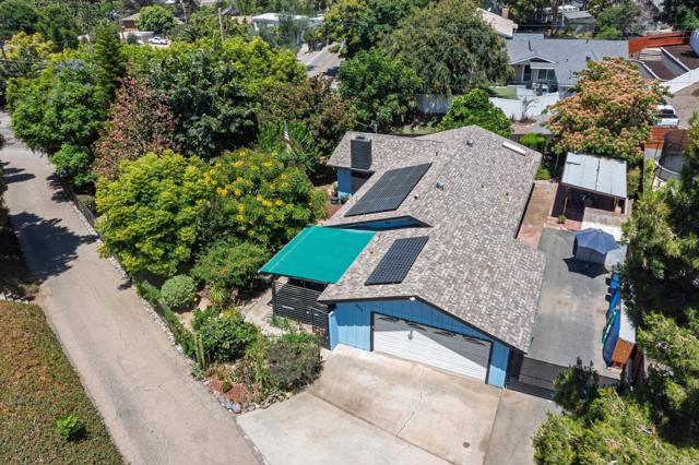 620 Sunset Drive, Vista CA: https://media.crmls.org/mediaz/5b44785b-4fbb-4895-81ed-f45a5b30c464.jpg