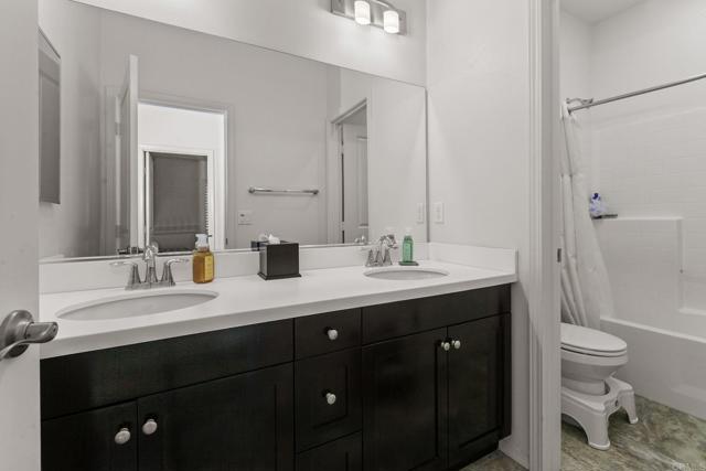 360 Calle Vela, San Marcos CA: https://media.crmls.org/mediaz/5b44b065-2017-4cfb-b95f-8c5c89ca43e2.jpg