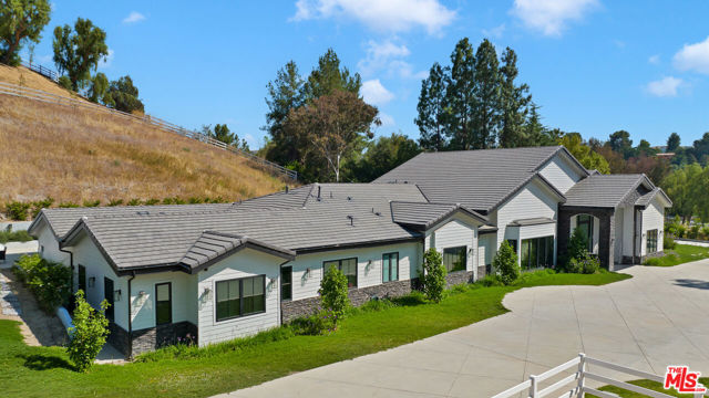 6006 Spring Valley Road, Hidden Hills, California 91302, 9 Bedrooms Bedrooms, ,11 BathroomsBathrooms,Single Family Residence,For Sale,Spring Valley,24394939