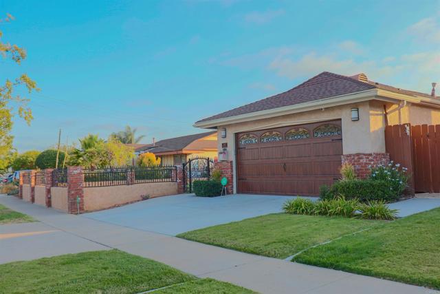 4410 Charger Boulevard, San Diego CA: https://media.crmls.org/mediaz/5b44c3f1-d01c-4af1-8f58-b3fd6e3efabb.jpg