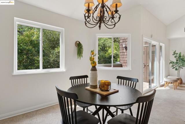 5 Harwich Walk, Pleasant Hill CA: https://media.crmls.org/mediaz/5b4641af-e222-430e-8dbb-6ee3704ad9bc.jpg