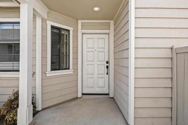 802 Spindrift Ln, Carlsbad CA: https://media.crmls.org/mediaz/5b468428-03d3-4e18-880d-1e6587af7806.jpg