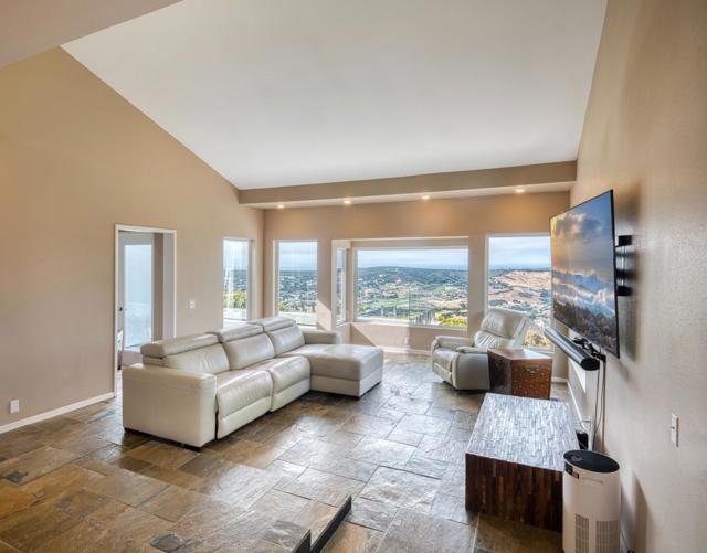 25681 Whip Road, Monterey CA: https://media.crmls.org/mediaz/5b468bcb-5753-495b-9f17-2a0d88128c56.jpg