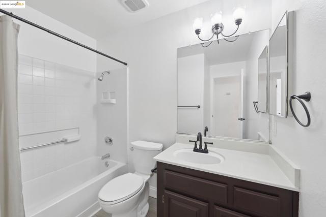 204 Pebblecreek Ct, Martinez CA: https://media.crmls.org/mediaz/5b473dea-f6f0-4060-8ebc-bc6ce1bc8318.jpg