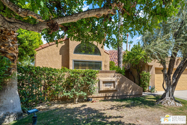 2910 Cervantes Court, Palm Springs CA: https://media.crmls.org/mediaz/5b475bab-b10c-468f-80b6-793f823b828c.jpg