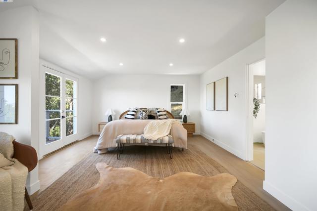 102 Castlewood Dr, Pleasanton CA: https://media.crmls.org/mediaz/5b478457-f69c-43b2-b3ce-7241b6d04586.jpg