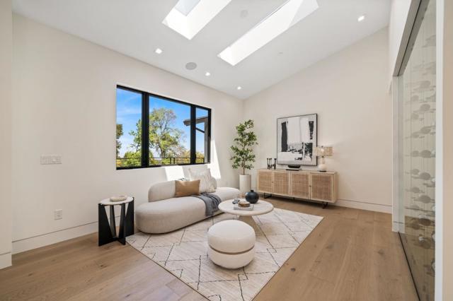 510 Darrell Road, Hillsborough CA: https://media.crmls.org/mediaz/5b47b193-5ec8-43fb-9394-fd0f00dc62a7.jpg