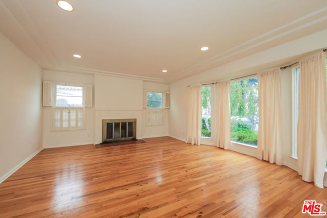 10655 Cushdon Avenue, Los Angeles CA: https://media.crmls.org/mediaz/5b480e7d-b609-4e71-a28f-5edf02c1fc90.jpg