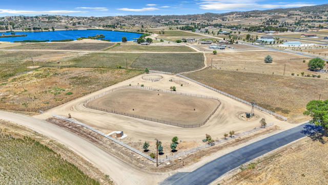 41265 Lakeshore Boulevard, Aguanga CA: https://media.crmls.org/mediaz/5b4829d4-a4dd-4374-9f96-291c9550ba55.jpg