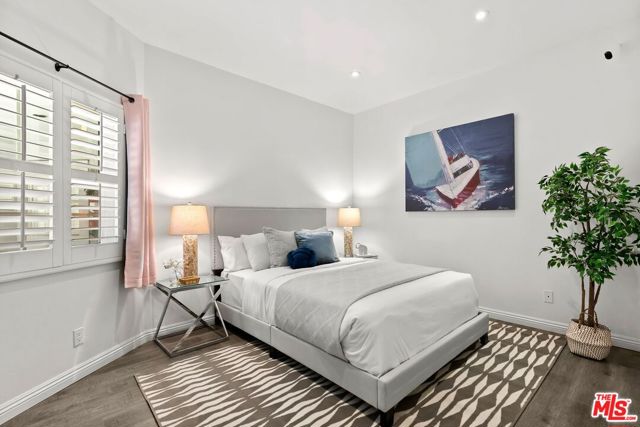 2025 S Beverly Glen Boulevard, Los Angeles CA: https://media.crmls.org/mediaz/5b483ab8-dece-4351-873b-4f293c19ef03.jpg