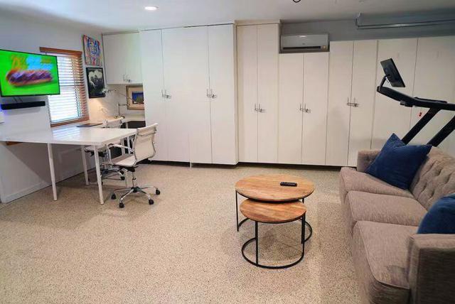 2200 E Acacia, Palm Springs CA: https://media.crmls.org/mediaz/5b486760-22ae-454c-aea9-eb8ca6a8751c.jpg