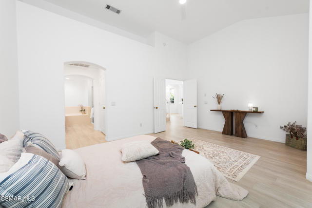 5748 Whispering Pines Circle, Westlake Village CA: https://media.crmls.org/mediaz/5b48b5ce-de60-476b-aebb-37ec18d72ddd.jpg