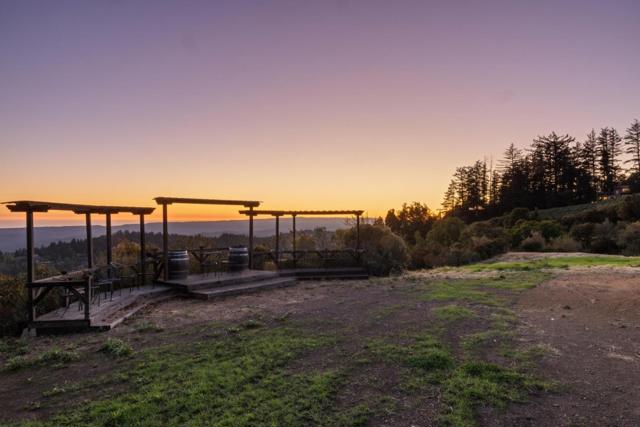 25200 Loma Prieta Avenue, Los Gatos CA: https://media.crmls.org/mediaz/5b48fe78-6f77-431d-a9b3-85177576f6bc.jpg