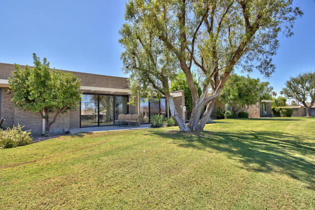 842 N Calle De Pinos, Palm Springs, CA 92262
