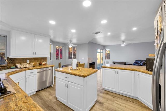 80672 Jasmine Lane, Indio CA: https://media.crmls.org/mediaz/5b49e1b5-19b6-4276-9552-53006ee120d6.jpg