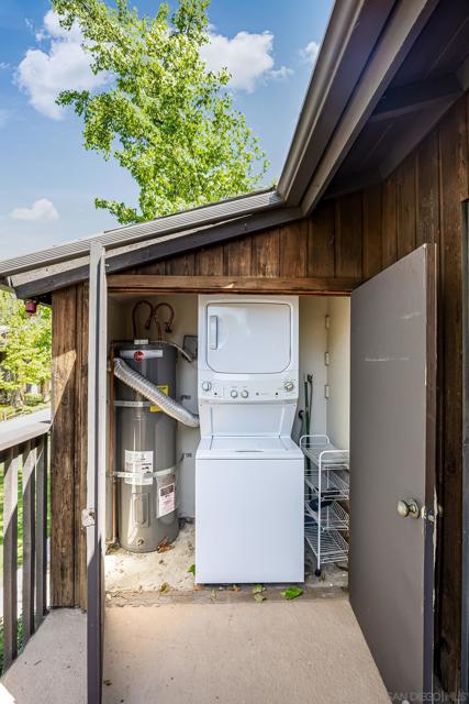 Image 26 of 32 For 2157 Arnold Way  624