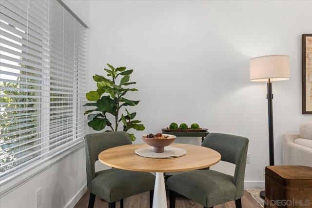 4617 Westridge Dr, Oceanside CA: https://media.crmls.org/mediaz/5b4a1c82-36ff-40d7-ad13-52bcf9ece981.jpg