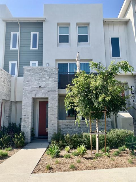 6108 Colt Place, Carlsbad CA: https://media.crmls.org/mediaz/5b4a4c7f-aad7-45ee-ad8e-7dc0c85077f4.jpg