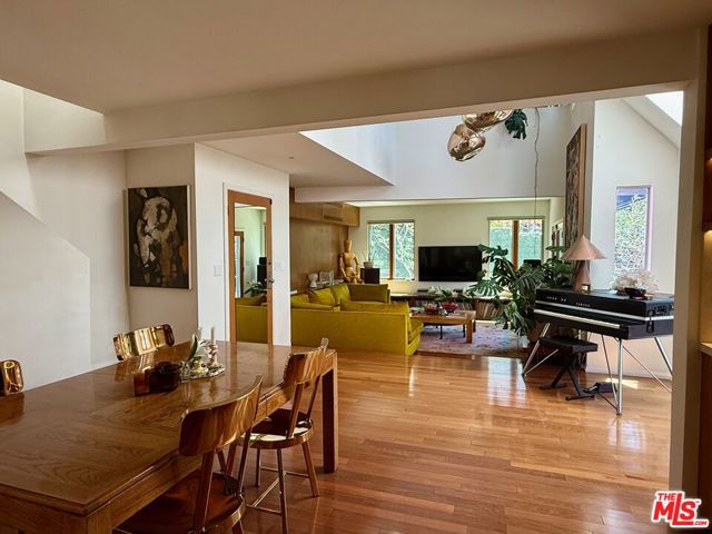 1966 Vestal Avenue, Los Angeles CA: https://media.crmls.org/mediaz/5b4a4f8e-67d2-444b-8553-7257ac35b96b.jpg