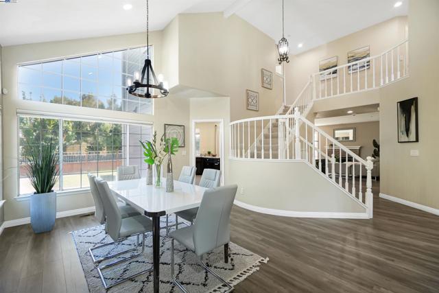 3473 Edinburgh Dr, Livermore CA: https://media.crmls.org/mediaz/5b4a76c7-c2e2-4764-90c7-69b3f82d6f27.jpg