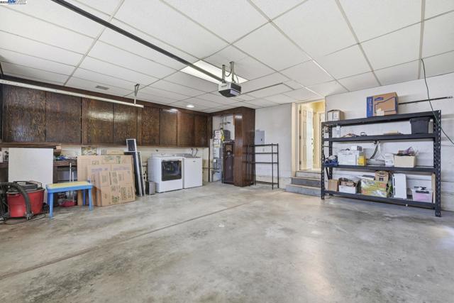 42293 Camino Santa Barbara, Fremont CA: https://media.crmls.org/mediaz/5b4b11b2-e538-4312-b0a1-166fa45eb286.jpg