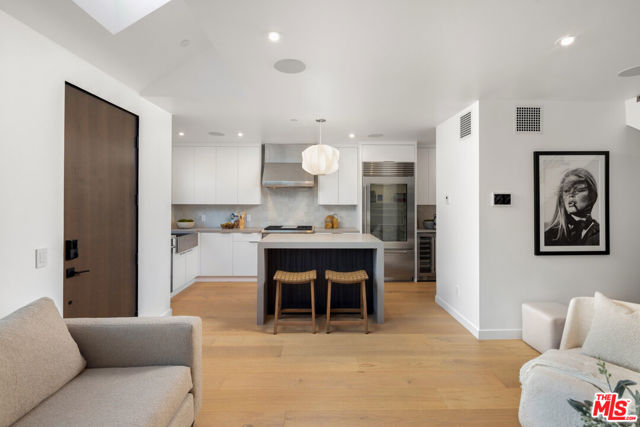 1821 Penmar Avenue, Venice CA: https://media.crmls.org/mediaz/5b4b5cdc-5baa-48c9-a9c1-f7c8291fc819.jpg