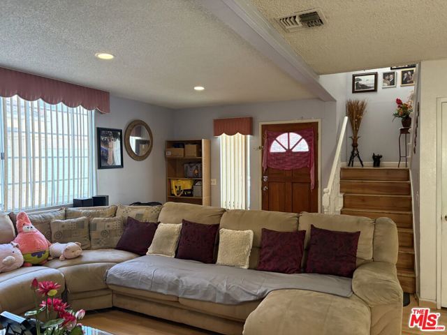 14411 Nordhoff Street, Panorama City CA: https://media.crmls.org/mediaz/5b4b5d12-ea64-4fbc-8c8b-1752464562e4.jpg