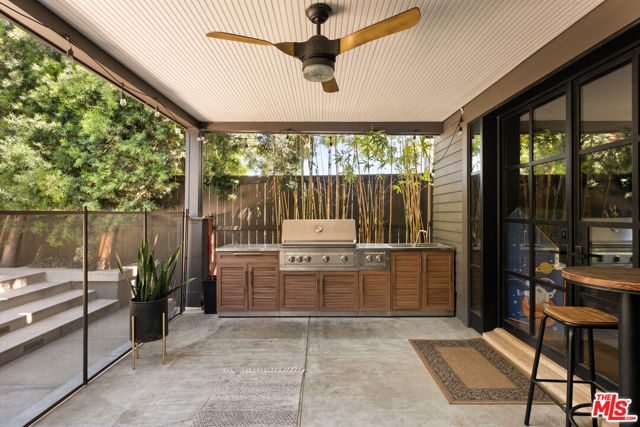 1421 Edgecliffe Drive, Los Angeles CA: https://media.crmls.org/mediaz/5b4ba66f-e54c-4a6d-bfbd-9c8d3b6e0aae.jpg