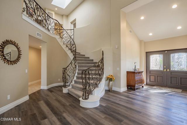 691 Larchmont Street, Simi Valley CA: https://media.crmls.org/mediaz/5b4bc72e-6d08-44d0-ba7f-96f171f5b4ad.jpg